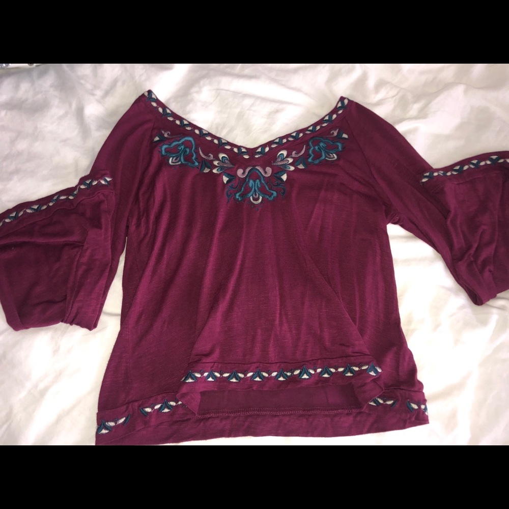 Float blouse with sleeves wide at the bottom